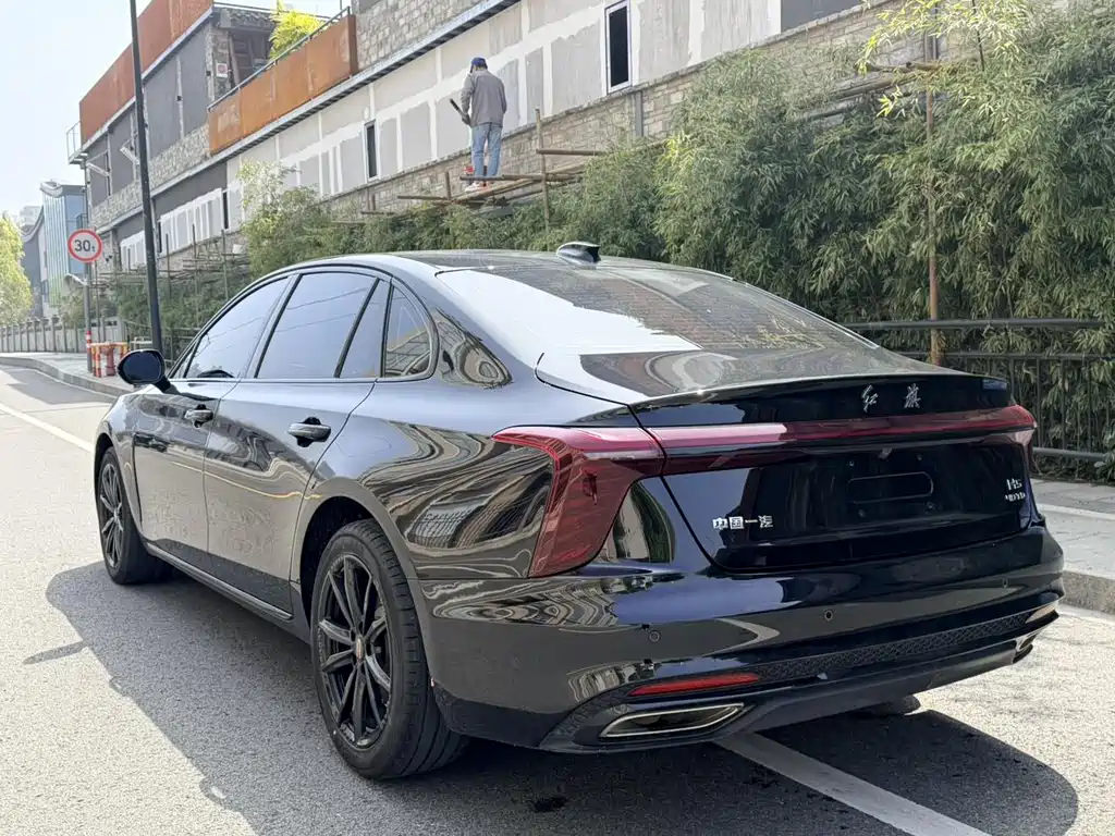 Hongqi H5 2025 2.0T automatic Xuanying 2 million units commemorative edition купить на сайте DeffCars