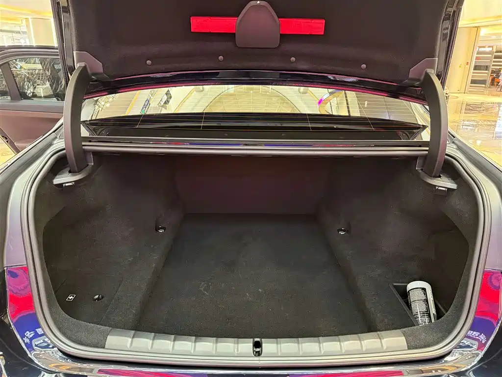BMW 7 Series 2023 735Li M Sports Package купить на сайте DeffCars