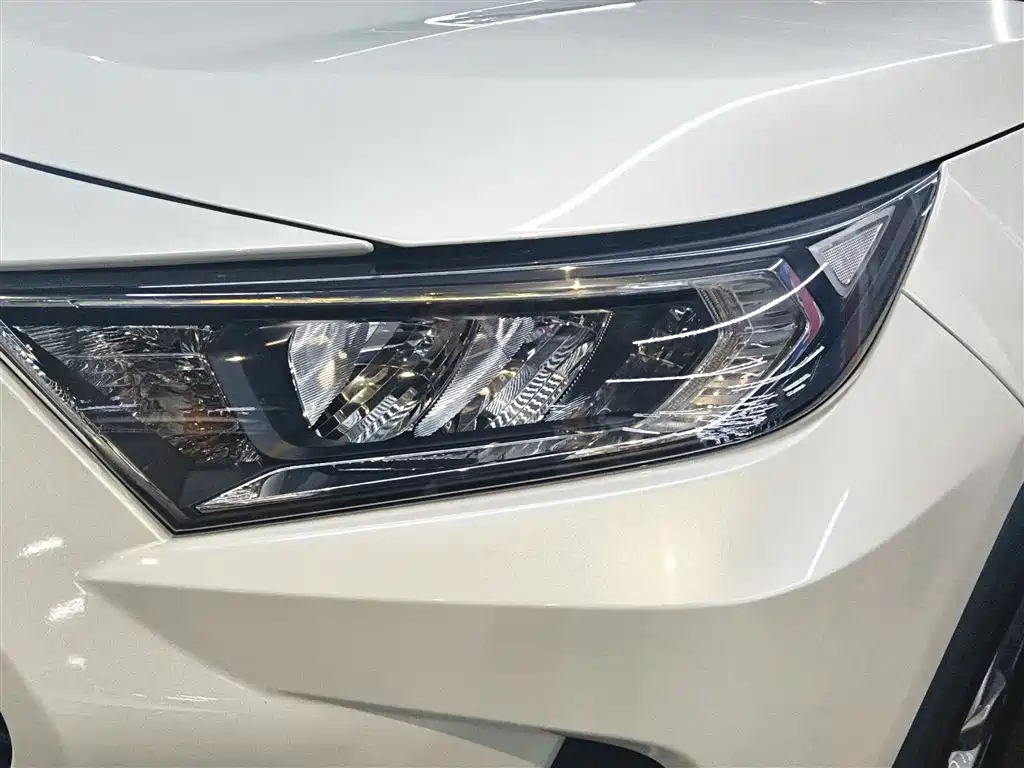 RAV4 Rongfang 2020 2.0L CVT two-wheel drive fashion version купить на сайте DeffCars