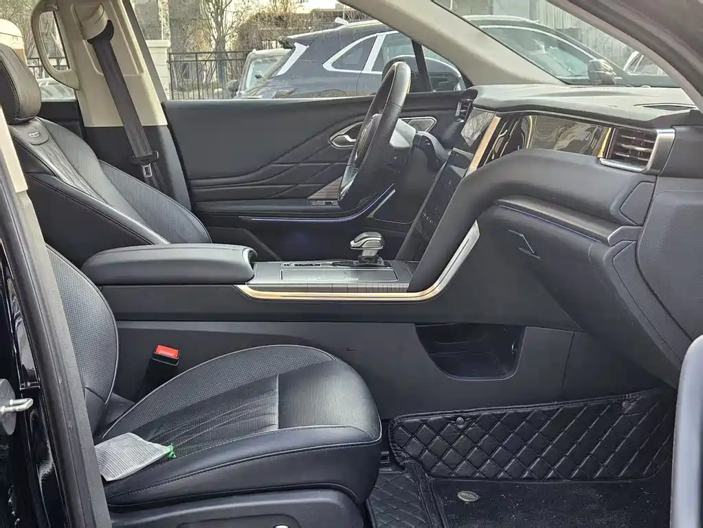 Hongqi HS7 PHEV 2024 2.0T PHEV four-wheel drive Qichang version 6 seats купить на сайте DeffCars