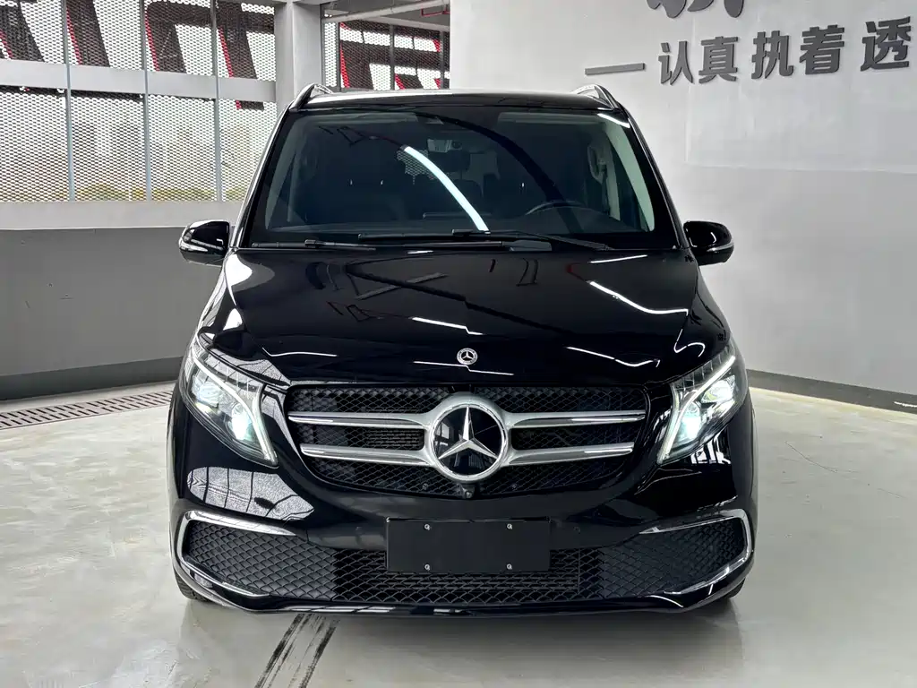 Mercedes-Benz V-Class 2022 V 260 L Long Wheelbase Premium Edition купить на сайте DeffCars