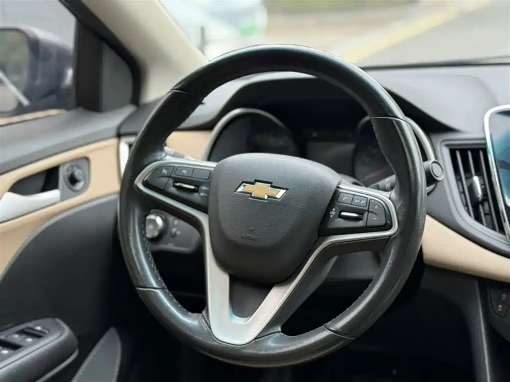 Cruze 2022 320 Automatic Sunroof Edition купить на сайте DeffCars