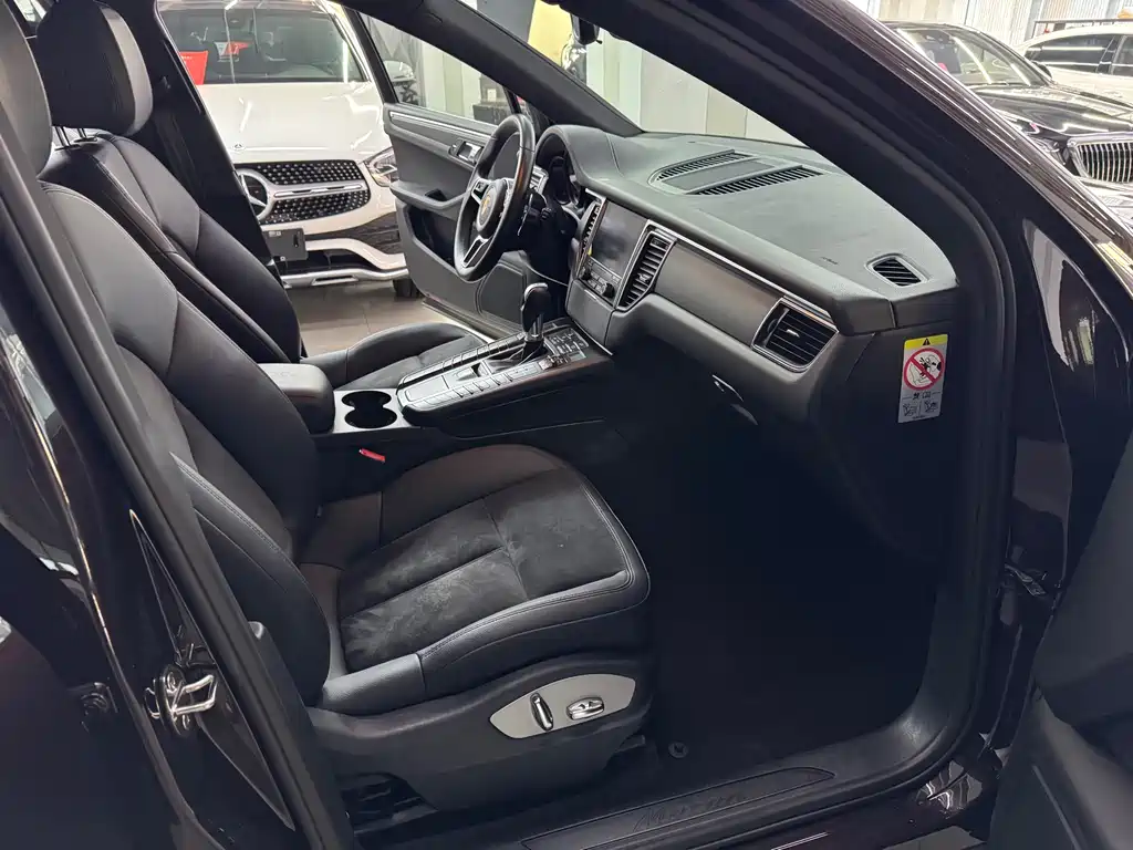 Macan 2017 Macan 2.0T купить на сайте DeffCars