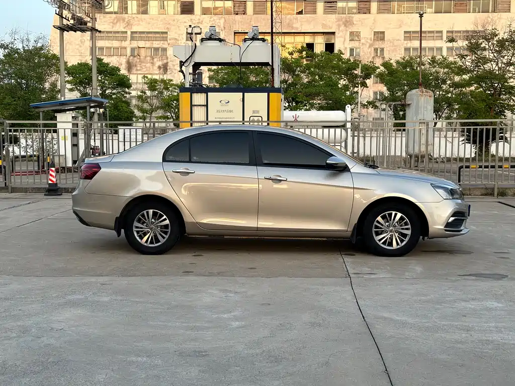 Emgrand 2018 1.5L CVT luxury model купить на сайте DeffCars