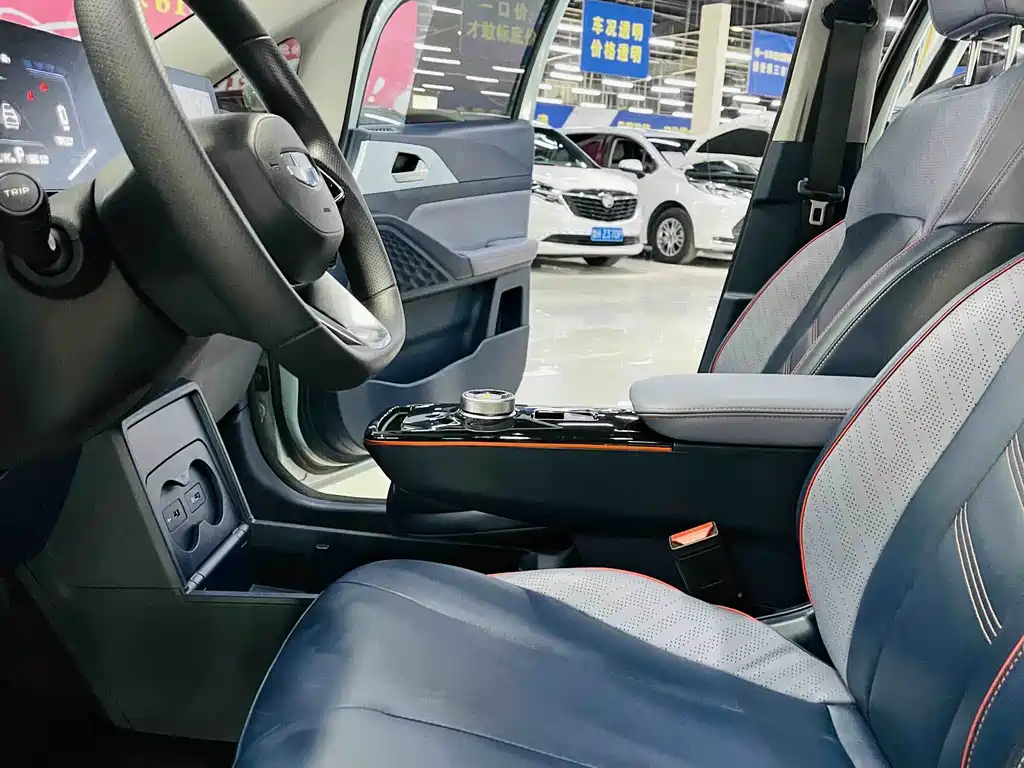 Geely Geometry E Firefly 2022 model 401KM Linglong Tiger 4 seats купить на сайте DeffCars