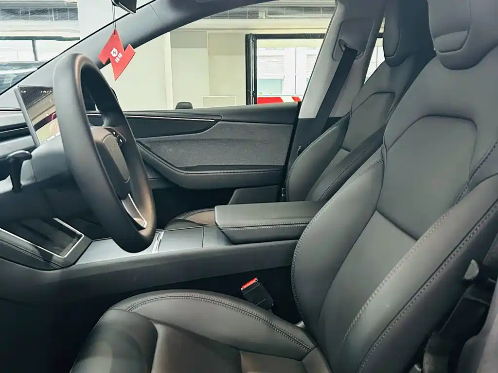 Model Y 2025 rear-wheel drive version купить на сайте DeffCars