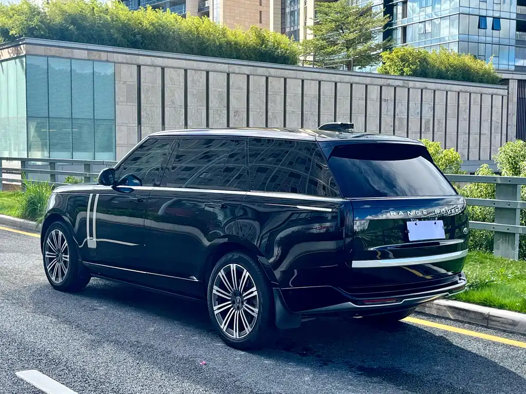 Range Rover 2023 3.0 L6 400PS Genesis Extended Edition купить на сайте DeffCars