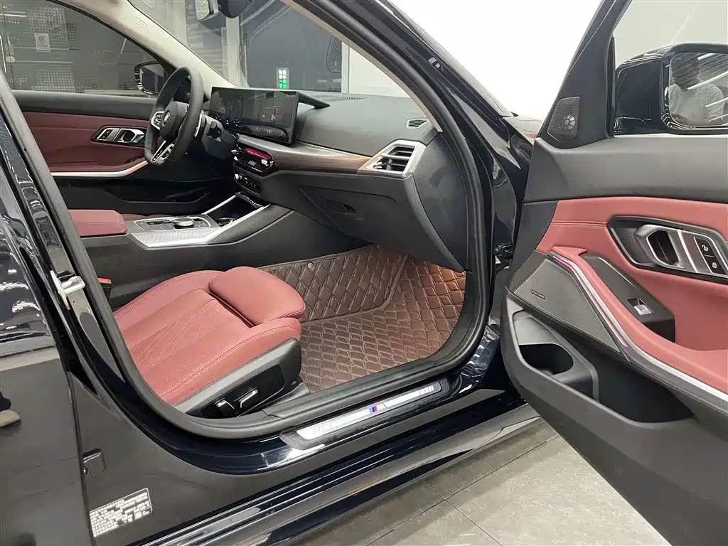 BMW 3 Series 2025 330Li M Sports Night Package купить на сайте DeffCars