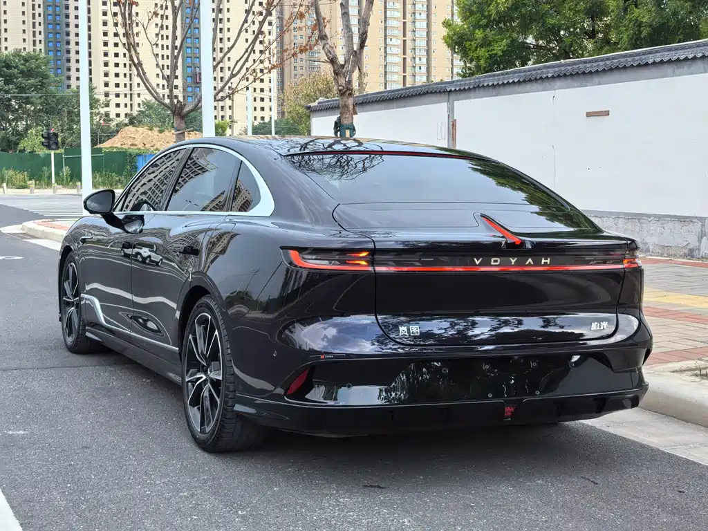 Lantu Chasing Light 2024 PHEV four-wheel drive ultra-long battery life flagship version купить на сайте DeffCars