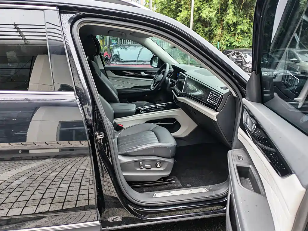Touron 2022 380TSI four-wheel drive luxury version купить на сайте DeffCars