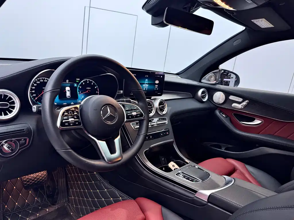Mercedes-Benz GLC Coupe 2023 GLC 300 4MATIC Coupe SUV купить на сайте DeffCars