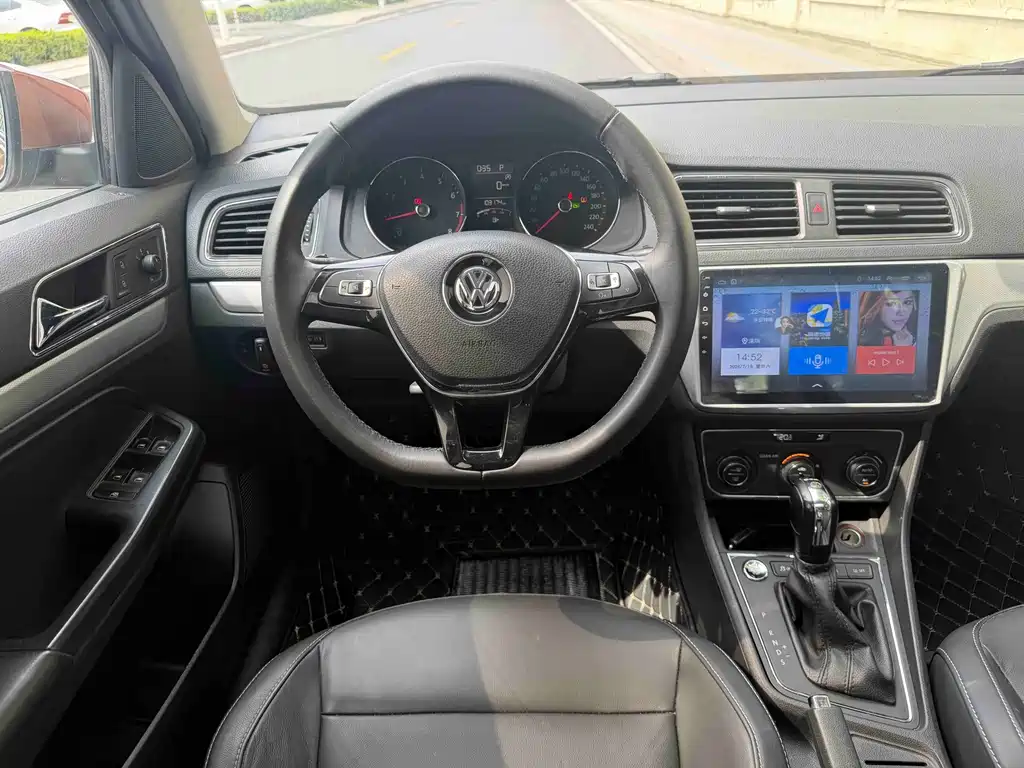Gran Lavida 2017 230TSI DSG Comfort Edition купить на сайте DeffCars