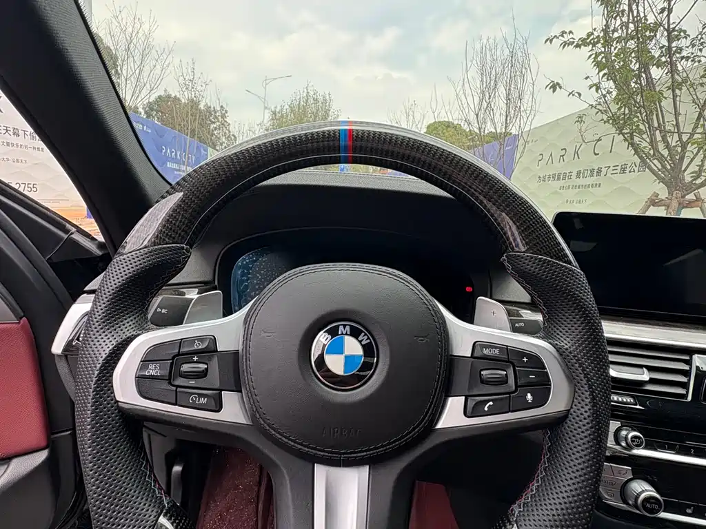 BMW 5 Series 2019 530Li Leading M Sports Package купить на сайте DeffCars