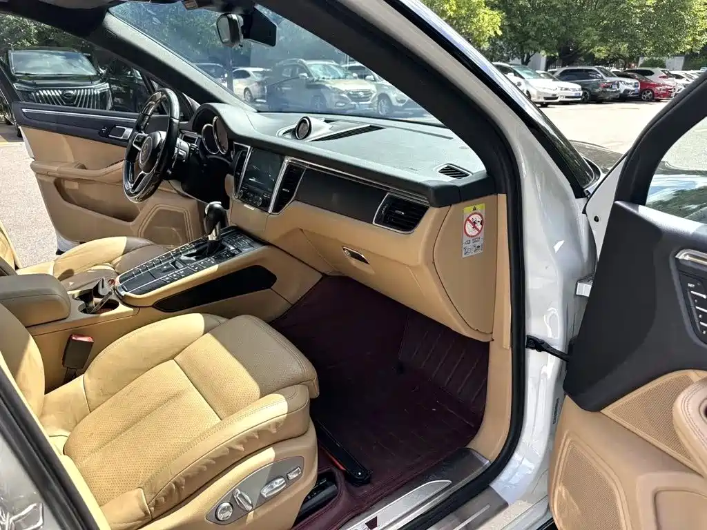 Macan 2017 Macan 2.0T купить на сайте DeffCars