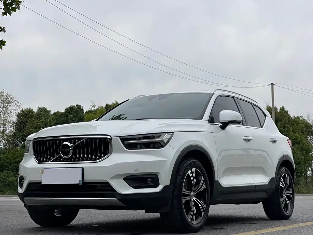 Volvo XC40 2021 T4 four-wheel drive Zhiyuan Sport Edition купить на сайте DeffCars