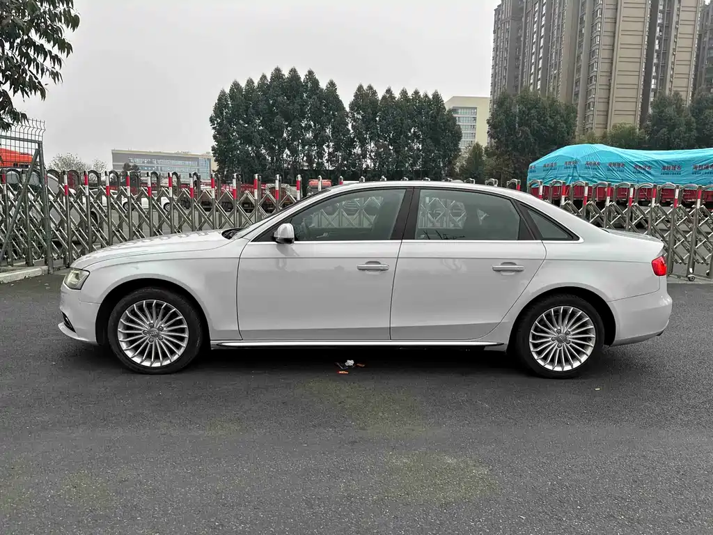 Audi A4L 2016 35 TFSI Collector's Edition S line Comfort купить на сайте DeffCars