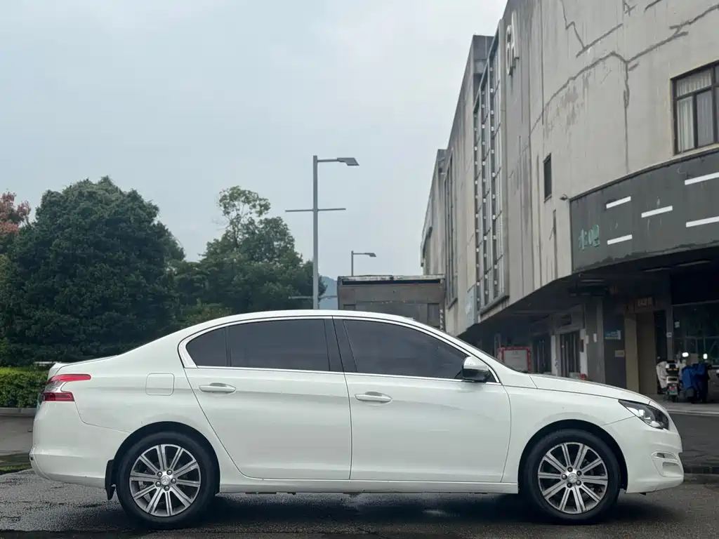 Peugeot 408 2014 1.8L automatic luxury version купить на сайте DeffCars