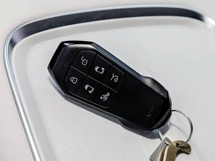 Xpeng X9 2024 640 four-wheel drive high performance Max купить на сайте DeffCars