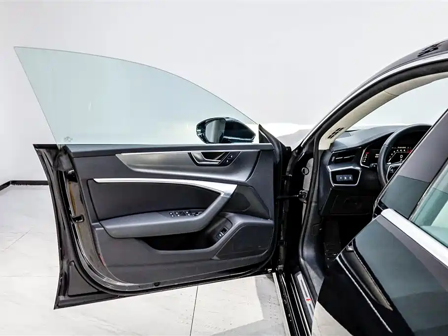 Audi A7L 2024 45TFSI S-line Dream Building Liquid Crystal Package купить на сайте DeffCars