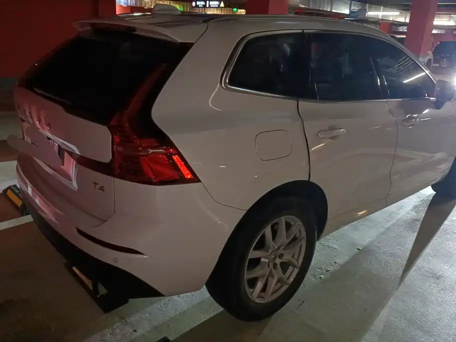Volvo XC60 2018 T4 Zhiyi Edition купить на сайте DeffCars
