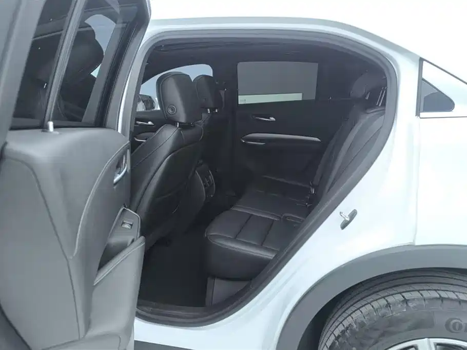 Cadillac XT4 2023 28T two-wheel drive luxury model купить на сайте DeffCars