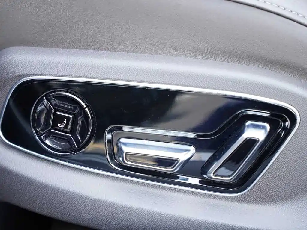 Audi A8 2024 A8L 55 TFSI quattro flagship model купить на сайте DeffCars