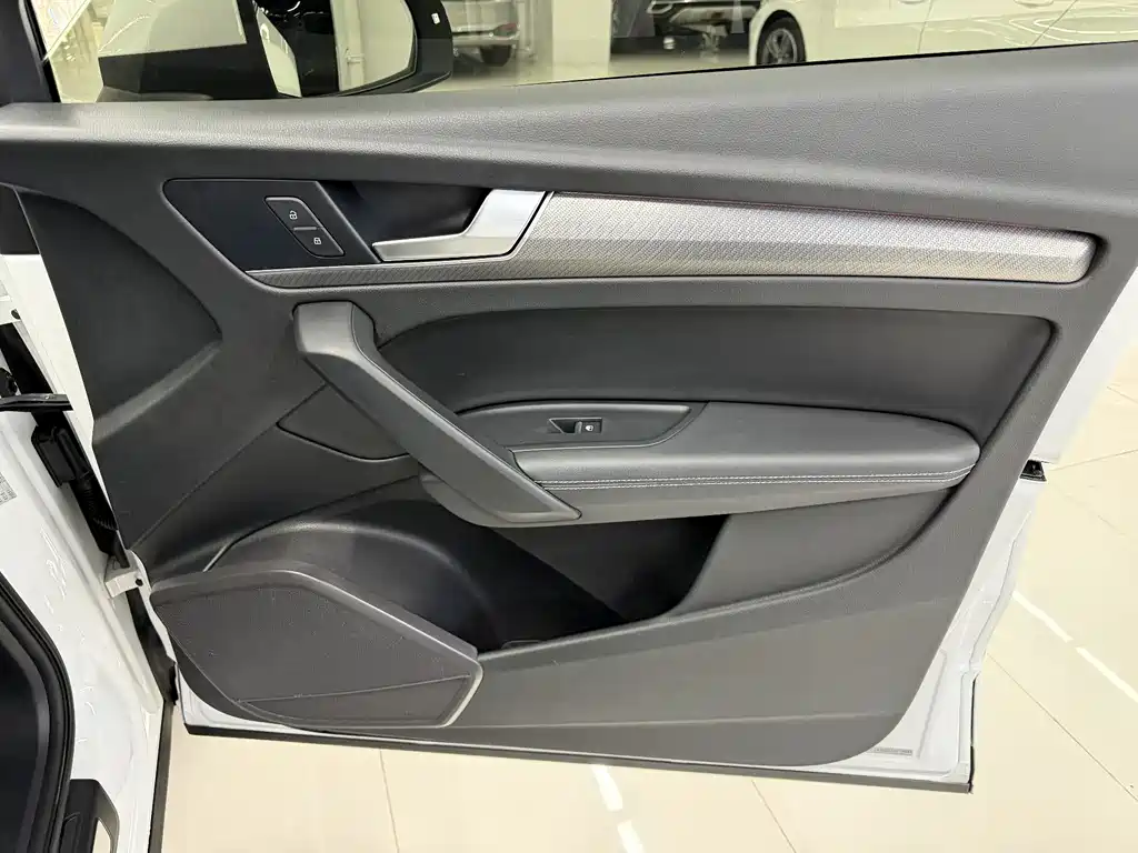 Audi Q5L 2022 facelift 40T luxury and dynamic model купить на сайте DeffCars
