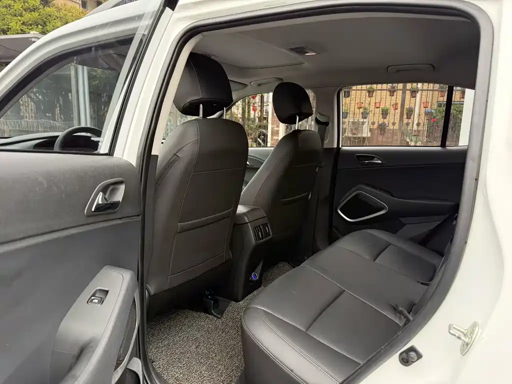 Beijing Hyundai ix35 2019 2.0L automatic two-wheel drive Zhiyong·Enjoy Edition National VI купить на сайте DeffCars