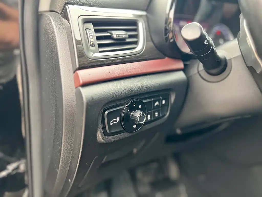 Trumpchi GS8 2017 320T 2WD Luxury Connected Edition (seven seats) купить на сайте DeffCars