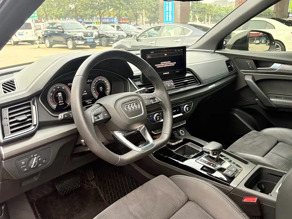 Audi Q5L Sportback 2022 40 TFSI luxury model купить на сайте DeffCars