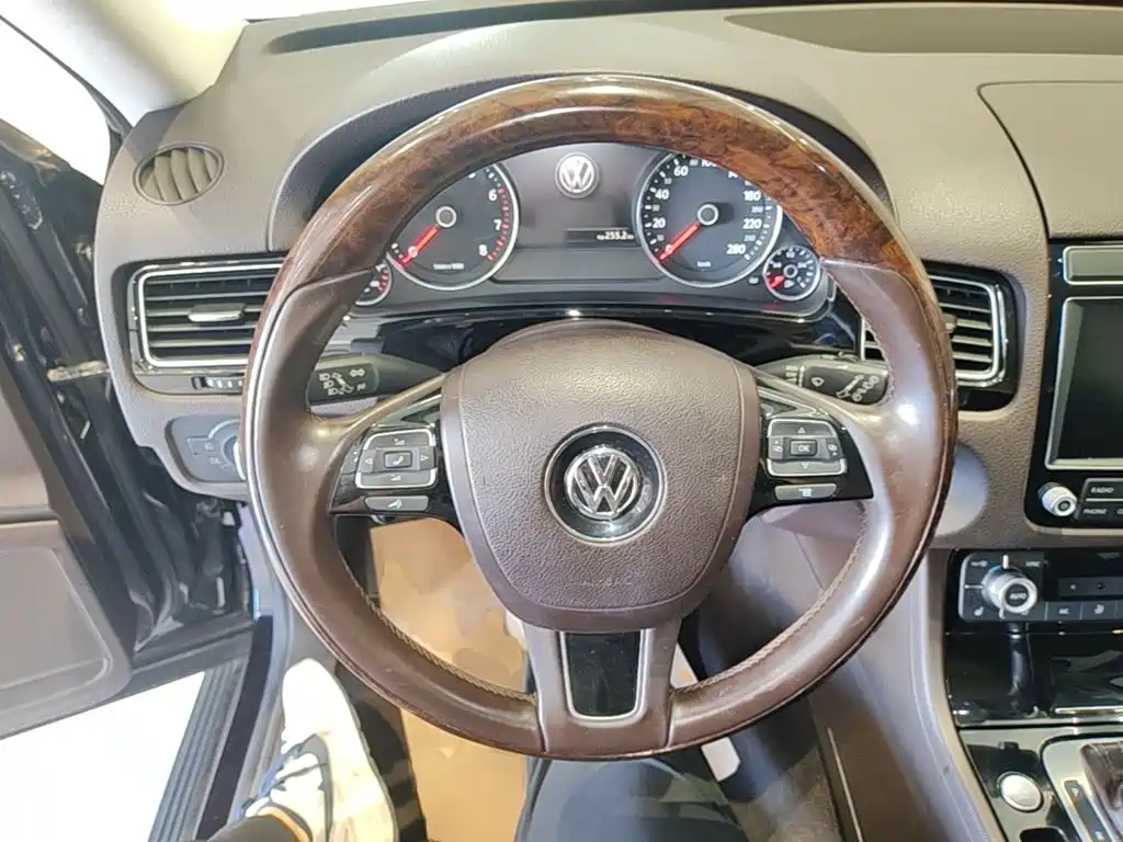 Touareg 2017 3.0TSI Extended Edition купить на сайте DeffCars
