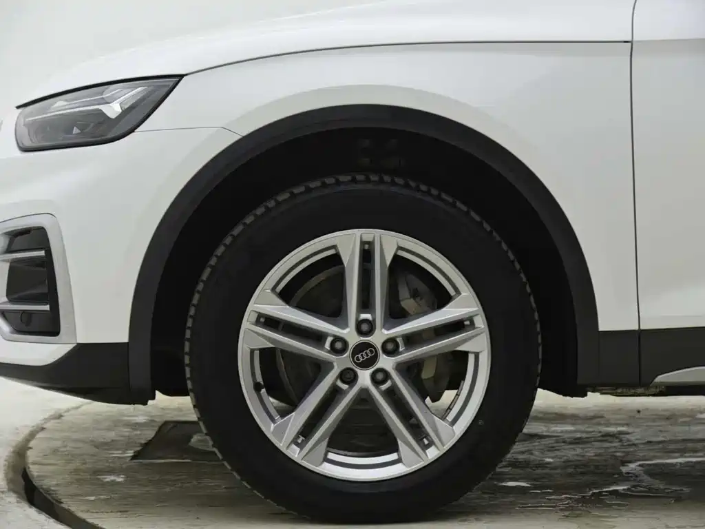 Audi Q5L 2023 40T Fashionable and Elegant Model купить на сайте DeffCars