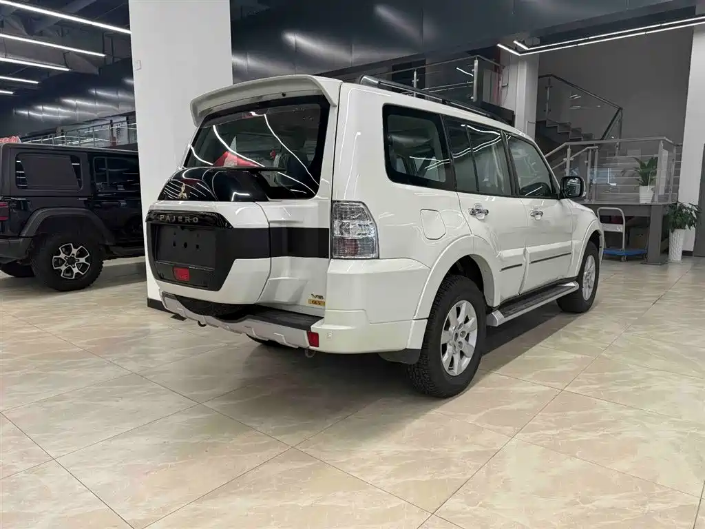 Pajero imported 2020 3.0L automatic standard version купить на сайте DeffCars