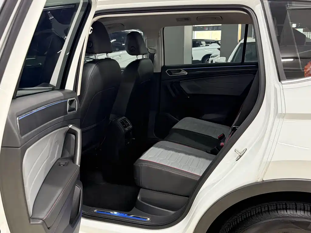 Tiguan L New Energy 2022 430PHEV plug-in hybrid flagship version купить на сайте DeffCars