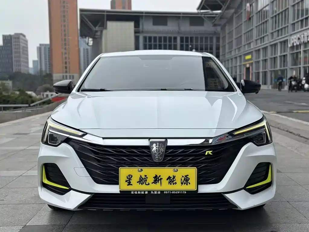 Roewe i6 MAX New Energy 2021 1.5T PHEV Online Appointment Deluxe Edition купить на сайте DeffCars
