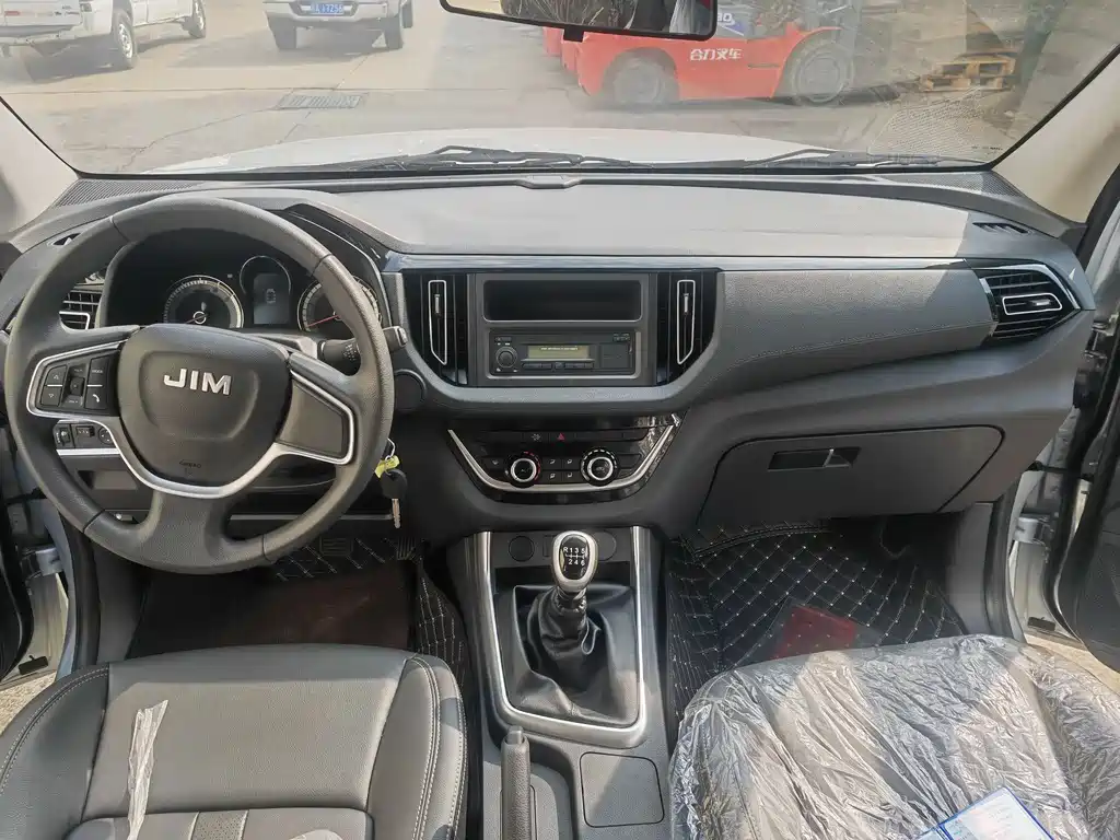 RE-MAX 2023 2.5T diesel manual two-wheel drive heroic version long axis купить на сайте DeffCars