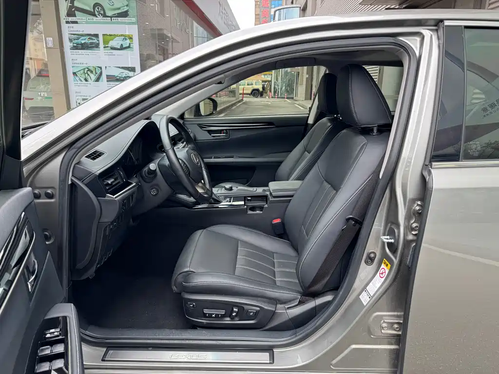 Lexus ES 2015 300h Comfort Edition купить на сайте DeffCars