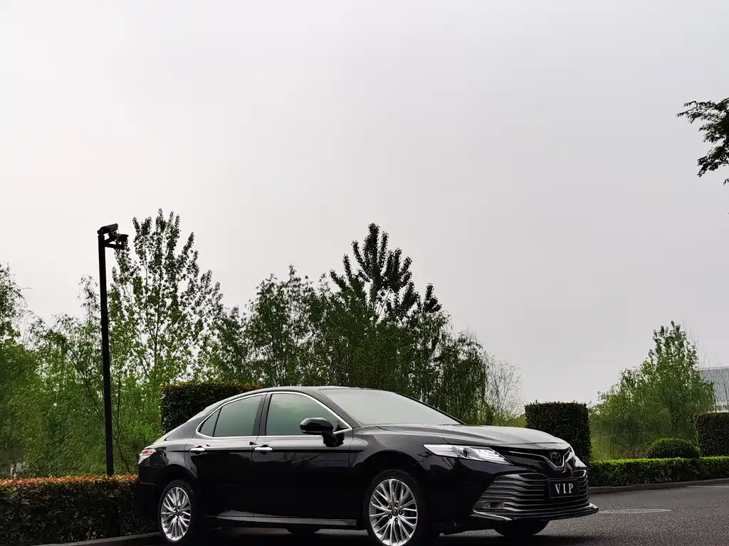 Camry 2018 2.5G Deluxe Edition купить на сайте DeffCars