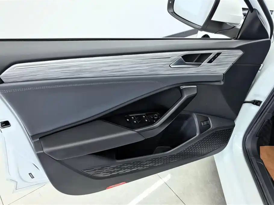Sagitar 2023 300TSI DSG Super Edition купить на сайте DeffCars