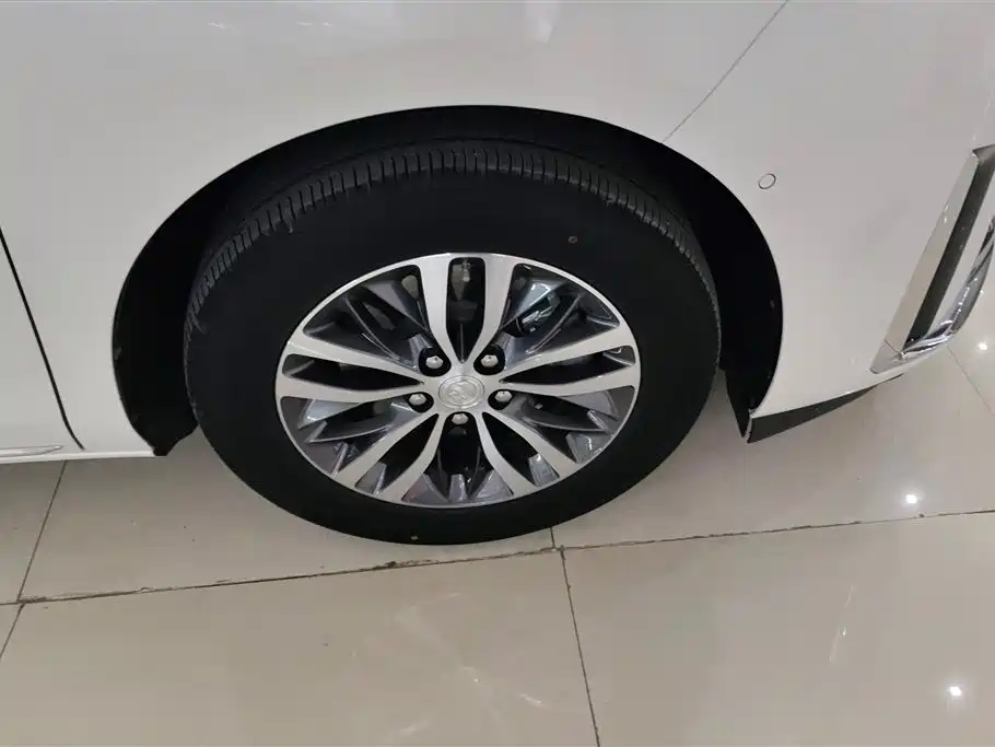 Buick GL8 2023 ES Lu Zun Exclusive Model купить на сайте DeffCars