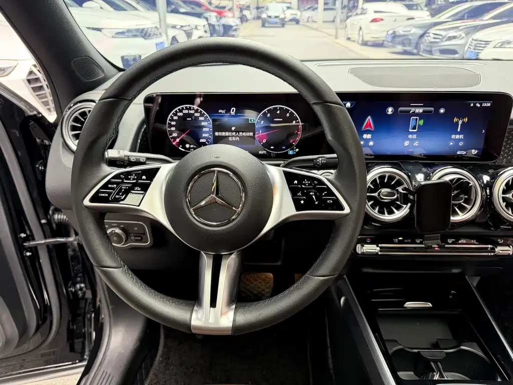 Mercedes-Benz GLB 2024 facelift GLB 220 dynamic version купить на сайте DeffCars