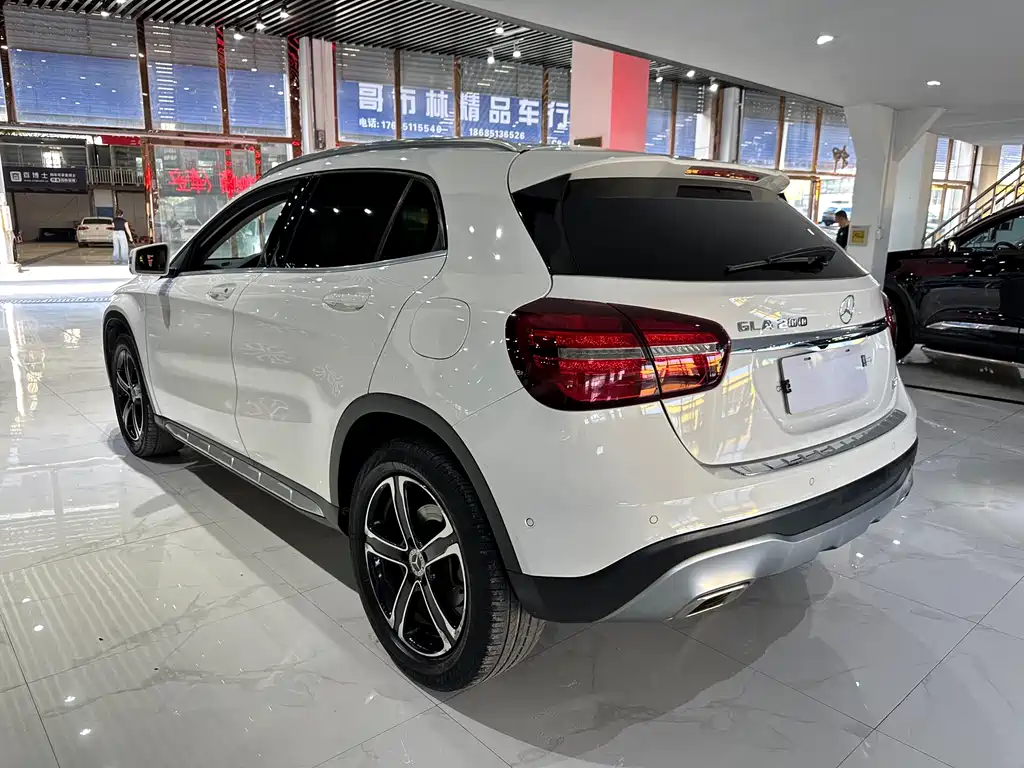 Mercedes-Benz GLA 2018 GLA 200 Fashion Model купить на сайте DeffCars