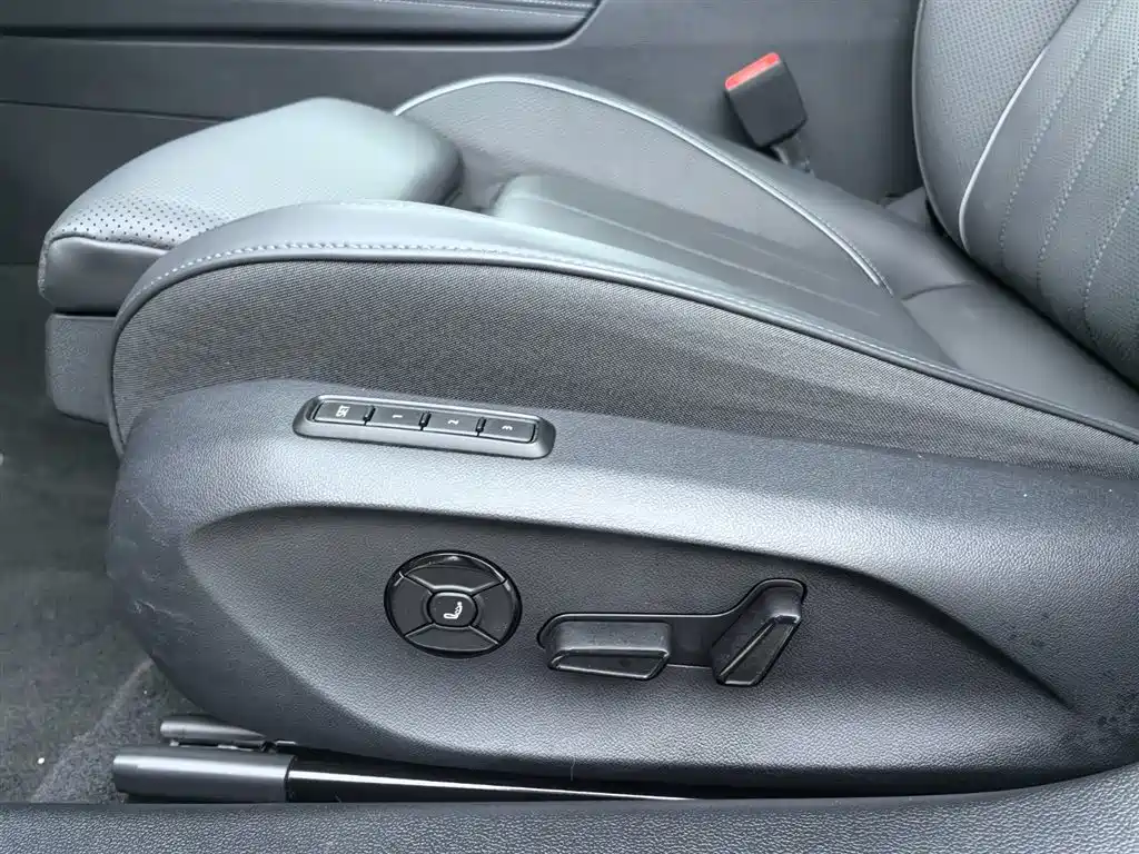 Passat 2025 Pro 380TSI Dragon Edition купить на сайте DeffCars