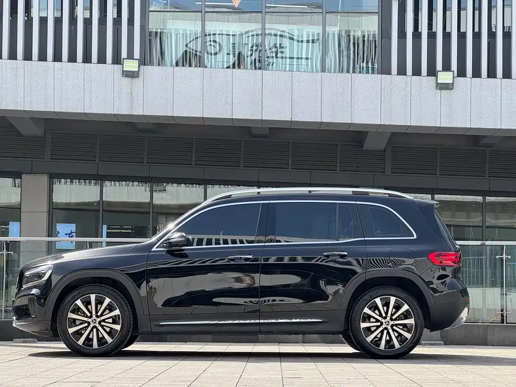 Mercedes-Benz GLB 2024 facelift GLB 220 fashion model купить на сайте DeffCars