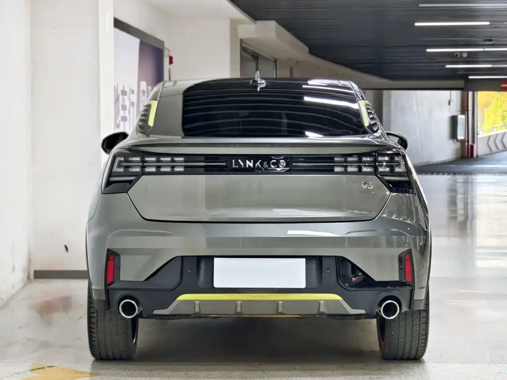 Lynk & Co 05 2020 2.0TD two-wheel drive shines Halo купить на сайте DeffCars