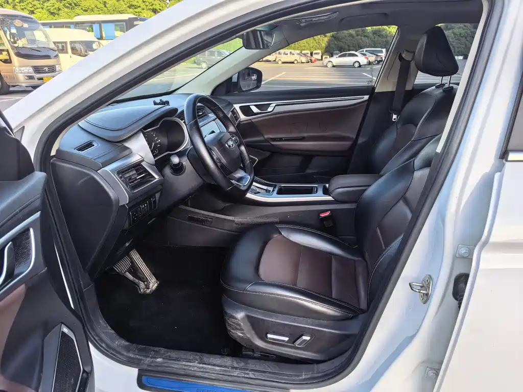 Emgrand GL 2019 1.4T CVT premium smart model купить на сайте DeffCars