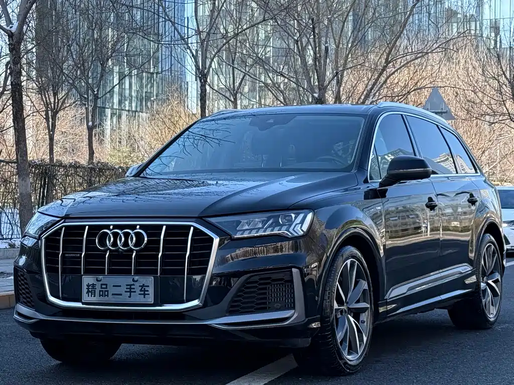 Audi Q7 2021 55 TFSI quattro S line sports version купить на сайте DeffCars
