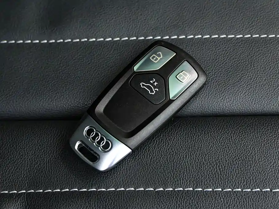 Audi Q5L 2023 40T luxury and dynamic model купить на сайте DeffCars