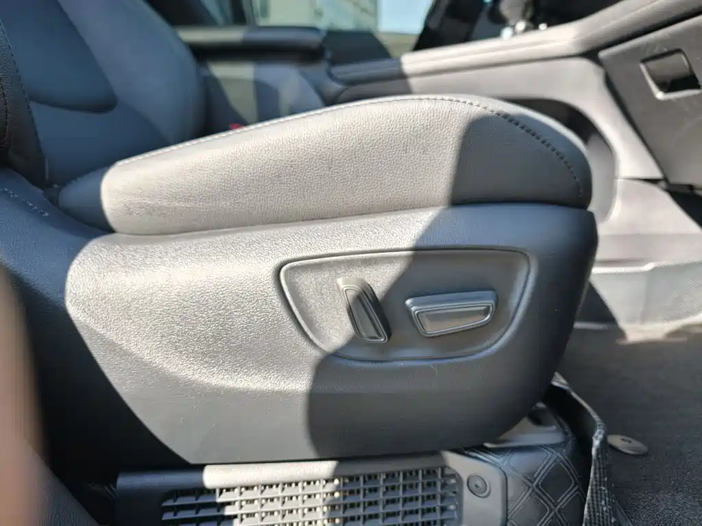 Grevia 2023 2.5L Hybrid Monarch VIP Edition купить на сайте DeffCars