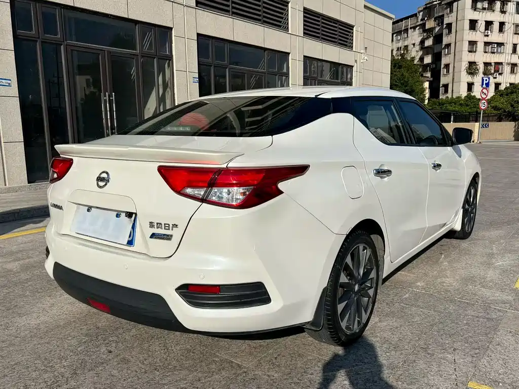 Blue Bird 2019 1.6L CVT Smart Connected Cool Edition National VI купить на сайте DeffCars
